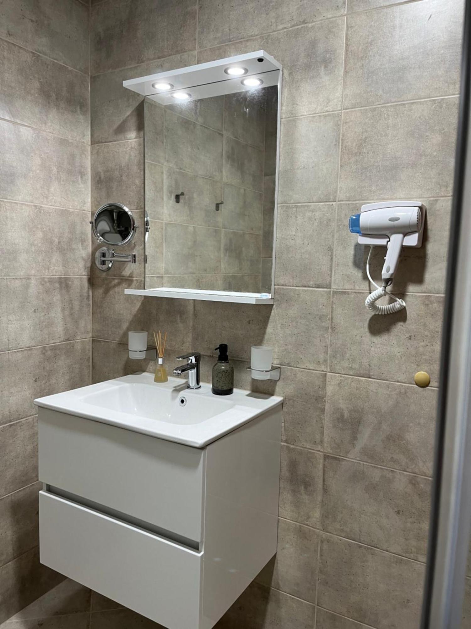 Golf Coast Boutique Studio With Sea View 托波拉 外观 照片